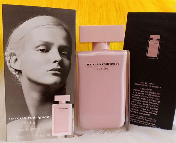 Thiết kế chai nước hoa Narciso Rodriguez For Her 100ml nhẹ nh&agrave;ng, tinh tế